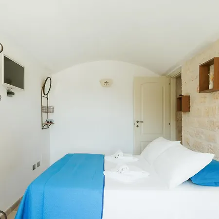 Exclusive Luxury Monte Pompilio Vila